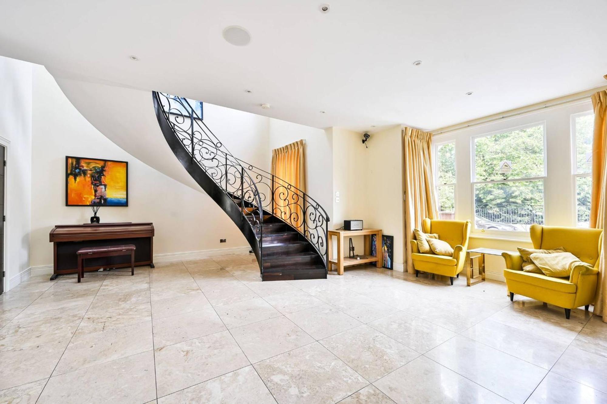 Luxury House Apartment *
