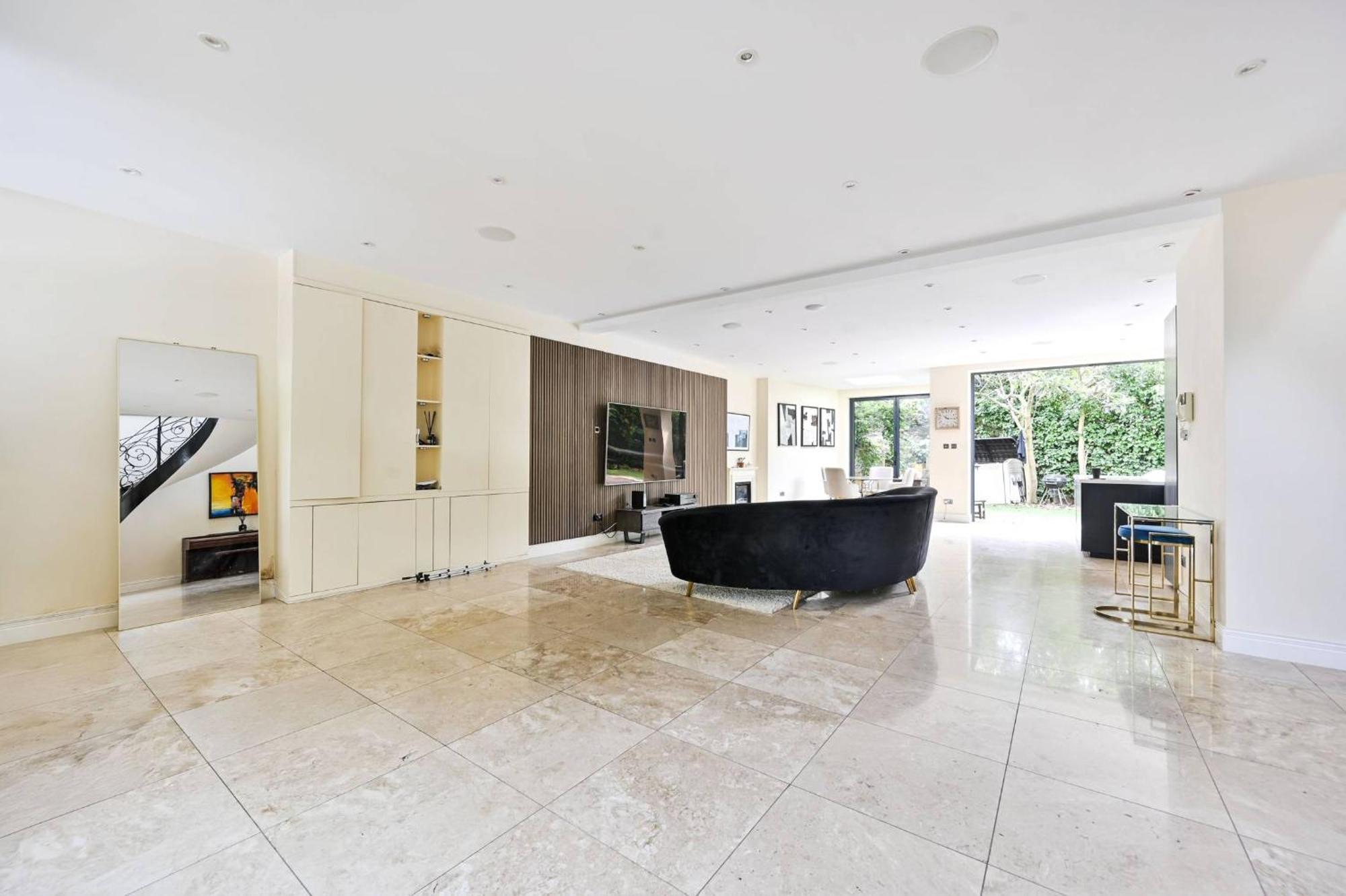 Luxury House Apartment *